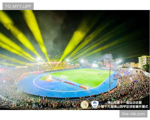 本轮足球赛事激战连连，冷门频出，多支劲旅意外折戟，新星闪耀成焦点