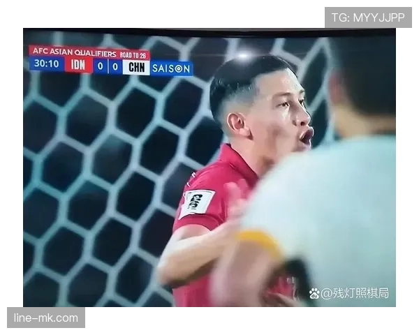 点球判罚争议：其他队员提前进禁区为何不算违规？