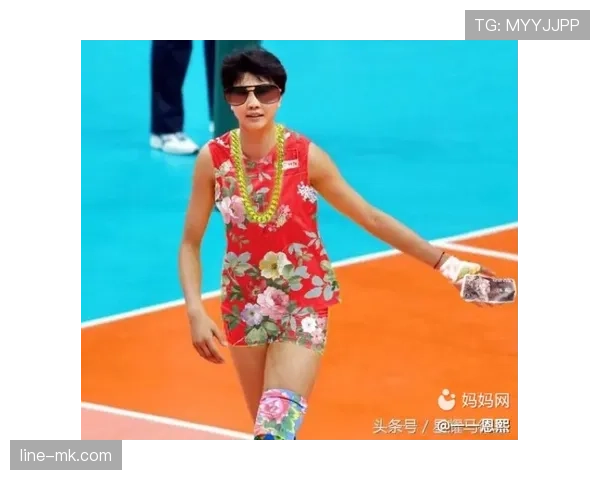 朱婷晒家里衣帽间，朋友笑着说我看完要把自己的衣服全扔了